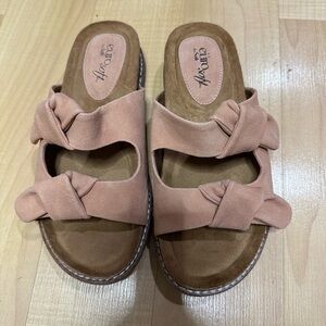Eurosoft By Sofft Women's Golden Sandals Light Pink Size 6M